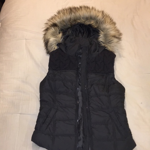 Aeropostale Womens Hooded Vest 